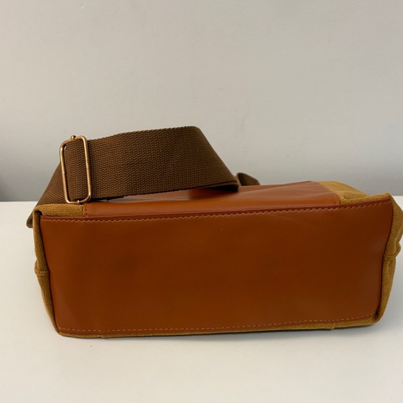 Classic Tan Canvas Messenger Bag - Picture 3 of 5